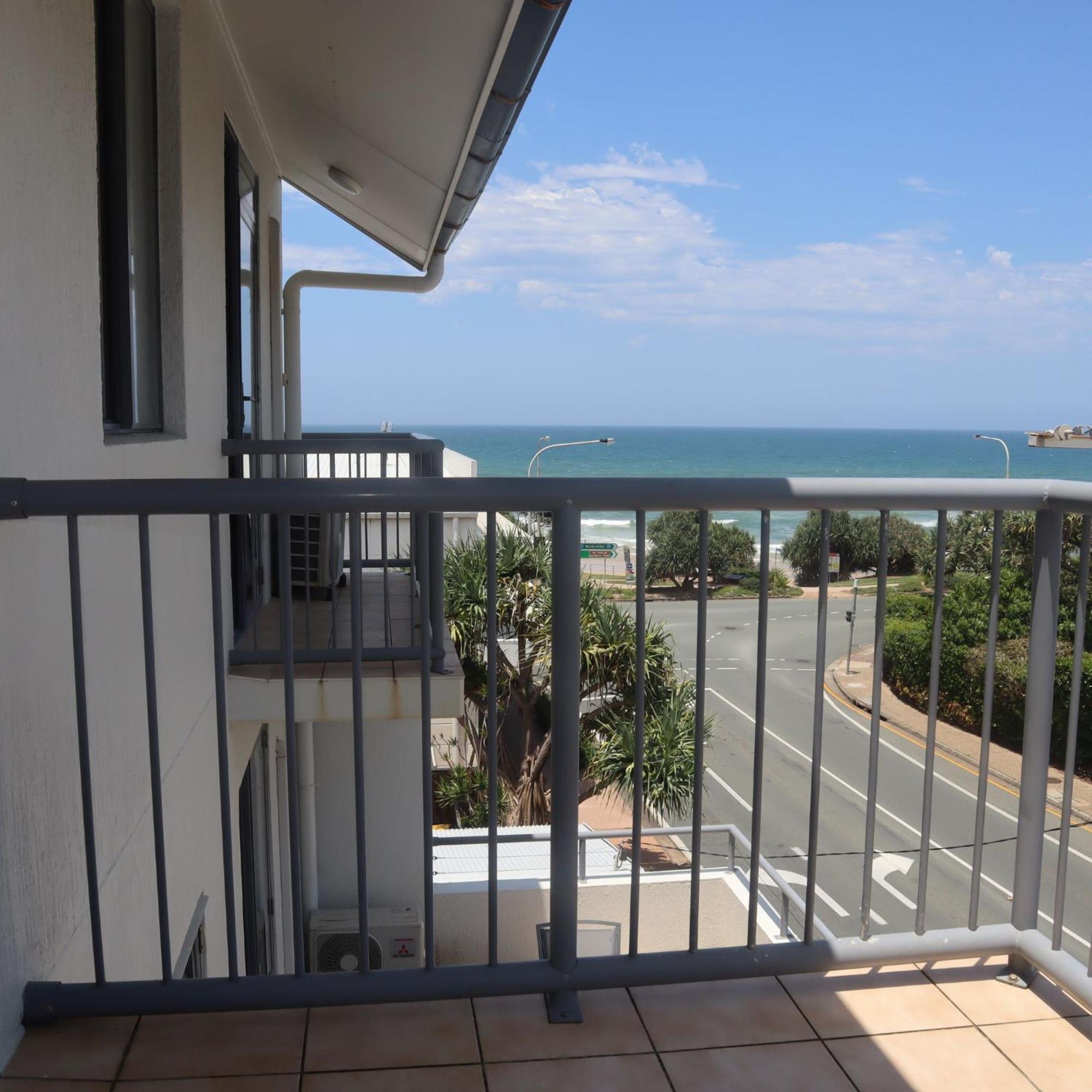 Coolum Beach Resort Exterior foto